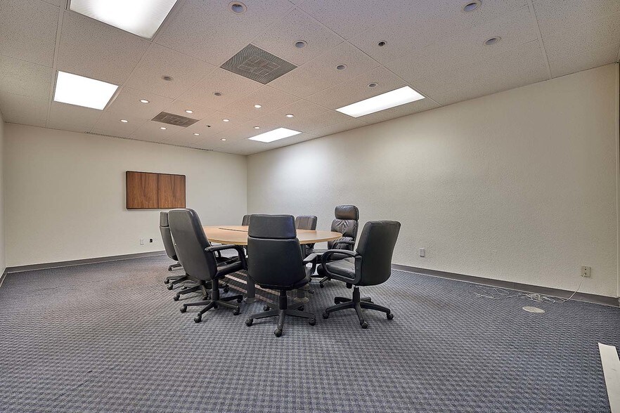 More Photos Of 13013-13017 166th St, Cerritos Warehouse For Lease