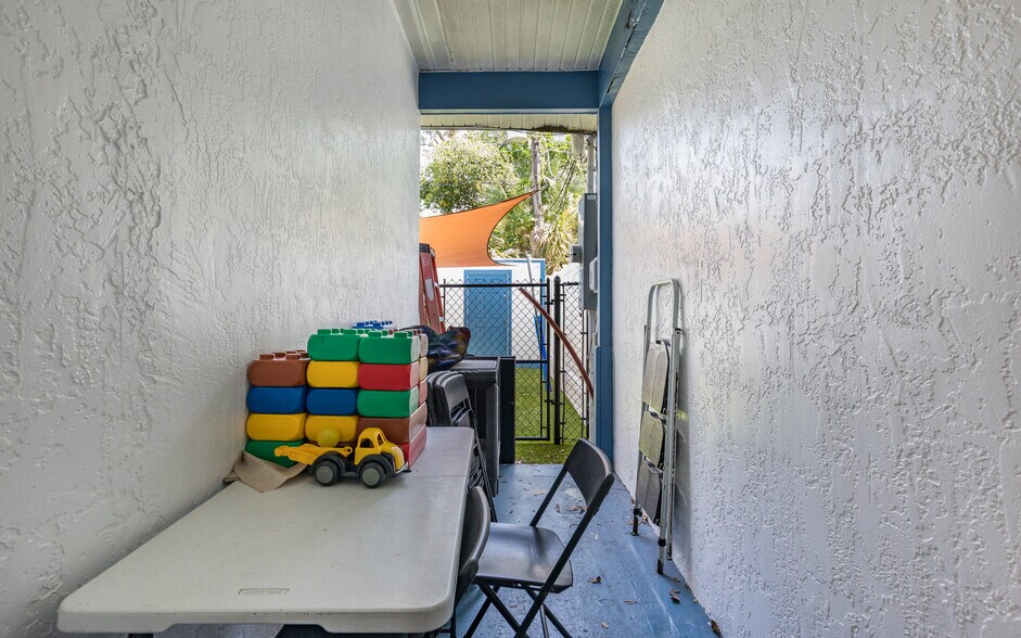 More Photos Of 871 100th Ave N, Naples Freestanding For Sale