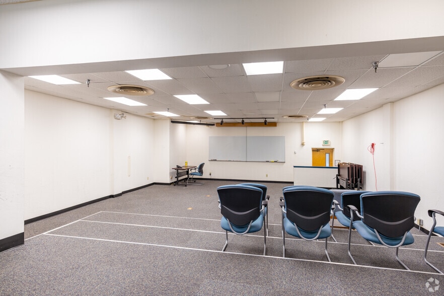 More Photos Of 1352 Lighthouse Ave, Pacific Grove Office For Lease