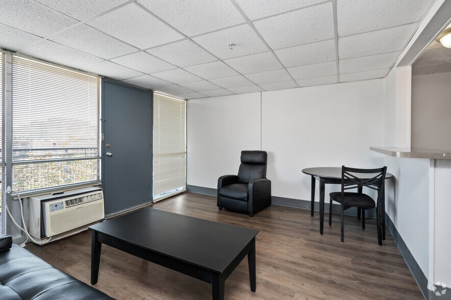 More Photos Of 951 18th St S, Birmingham Apartments For Lease