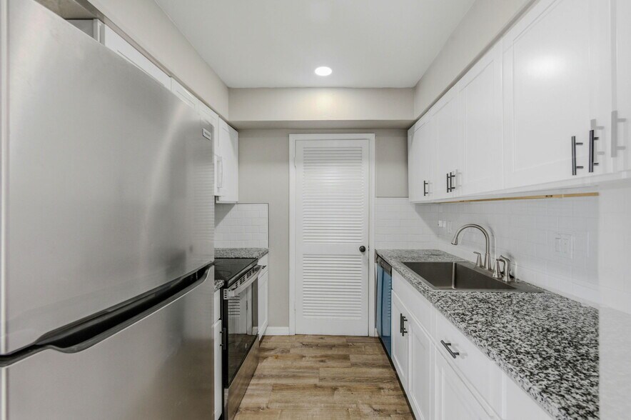More Photos Of 9208 N Connechusett Rd, Tampa Apartments For Sale