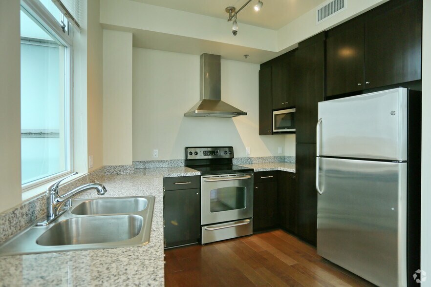 More Photos Of 989 112th Ave NE, Bellevue Apartments For Lease