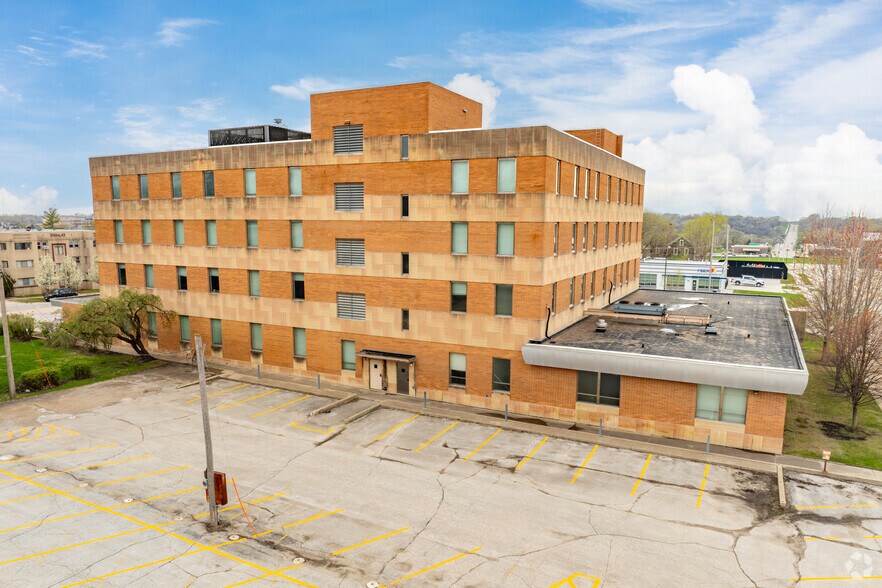 More Photos Of 205 S 8th St, Fort Dodge Office For Sale