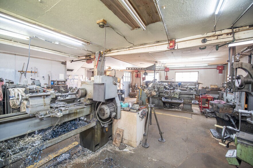 More Photos Of 1128 N Main St, Uhrichsville Manufacturing For Sale