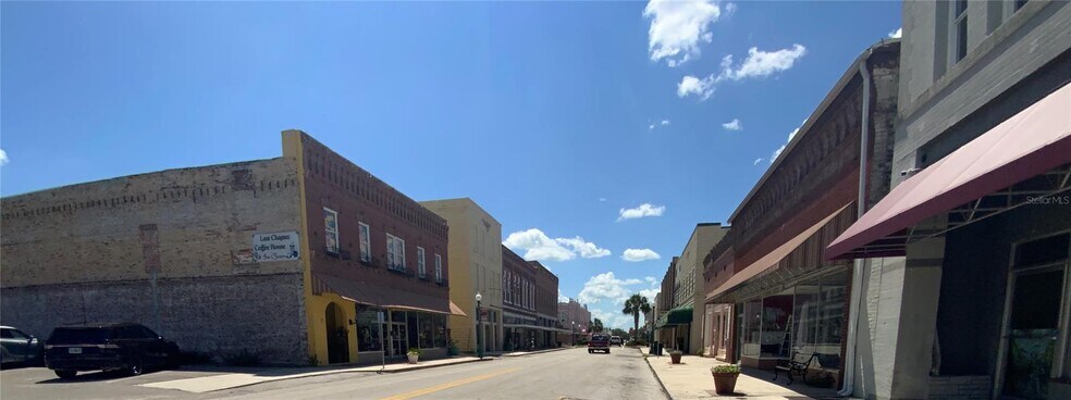 More Photos Of 606 E Oak St, Arcadia Hospitality For Sale