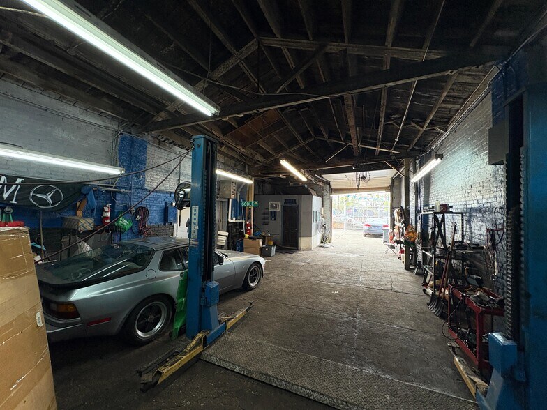 More Photos Of 399 Mccarter Hwy, Newark Auto Dealership For Lease