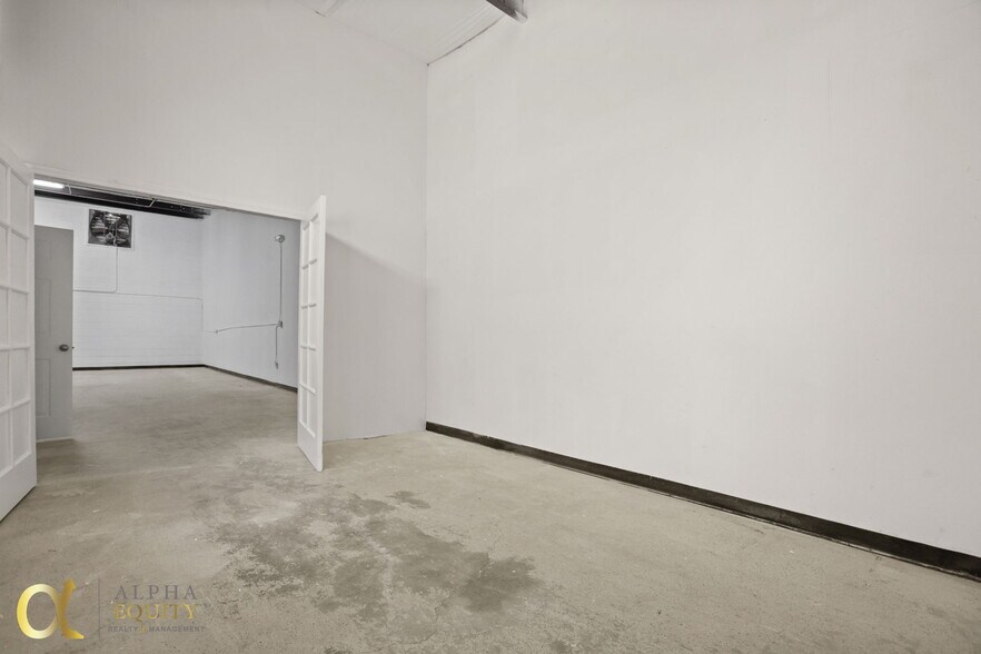 More Photos Of 5497 Benchmark Ln, Sanford Warehouse For Lease
