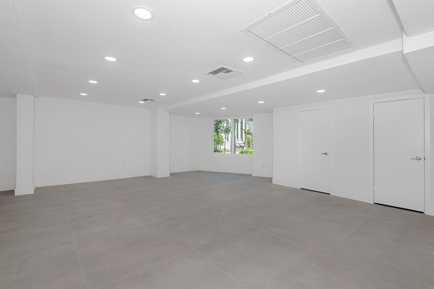 More Photos Of 5401 Collins Ave, Miami Beach Apartments For Sale