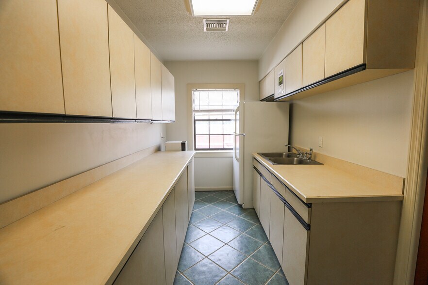 More Photos Of 305 SE 2nd Ave, Gainesville Office For Lease