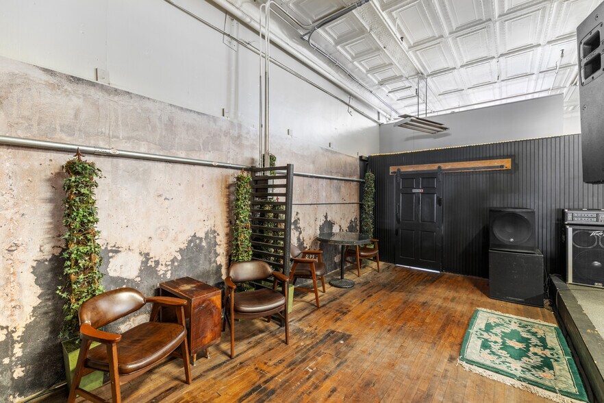 More Photos Of 120 N Elm St, Henderson Storefront Retail Residential For Sale
