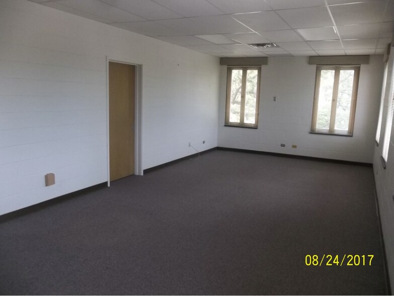 More Photos Of 201 S Avenue G, Johnson City Post Office For Lease