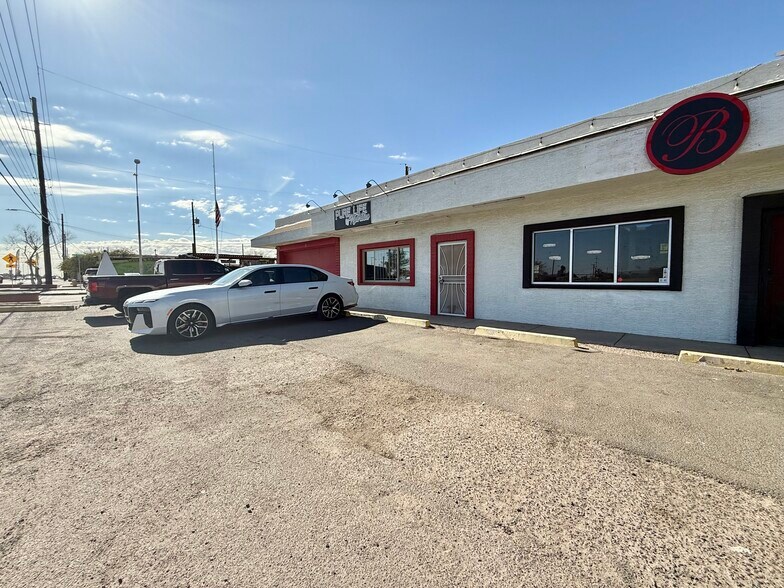 More Photos Of 8410 S Avenida del Yaqui, Guadalupe Storefront Retail Office For Lease