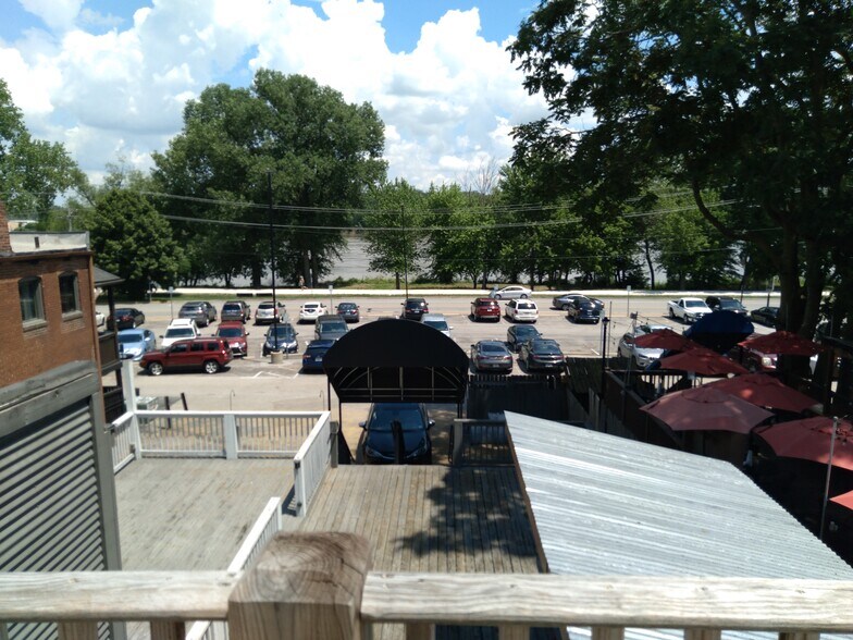 More Photos Of 212 N Main St, Saint Charles Restaurant For Lease