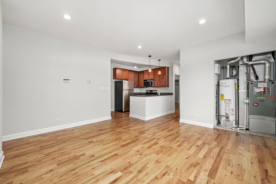 More Photos Of 2038-2048 W Touhy Ave, Chicago Apartments For Sale