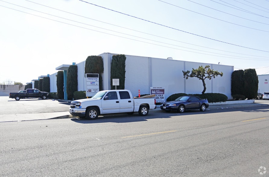 More Photos Of 802-852 E Edna Pl, Covina Warehouse For Lease