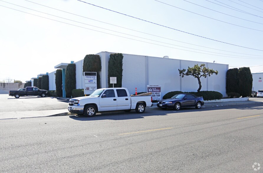 More Photos Of 802-864 E Edna Pl, Covina Warehouse For Lease