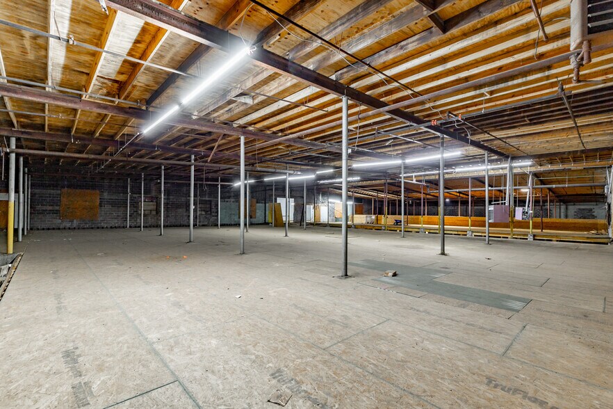 More Photos Of 406 4th Ave, Dalton Manufacturing For Sale