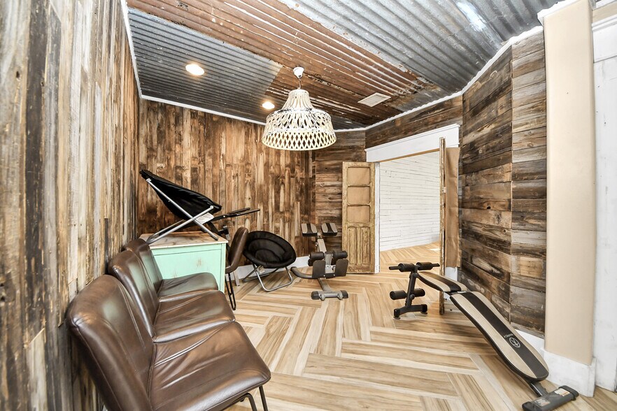 More Photos Of 17188 Highway 321, Dayton Specialty For Sale