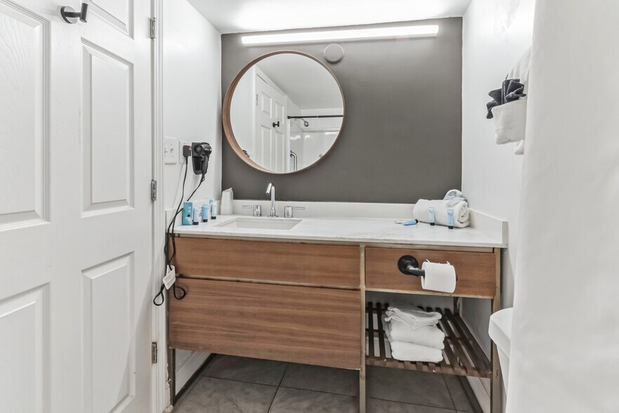 More Photos Of 2502 N Ocean Blvd, Myrtle Beach Hotel For Sale