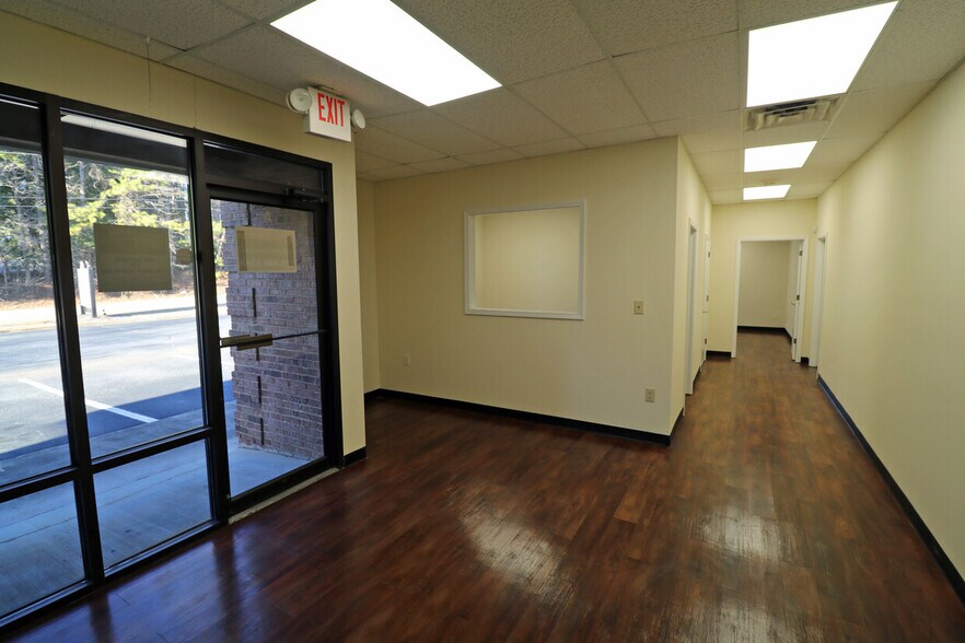 More Photos Of 297 Industrial Park Dr, Lawrenceville Warehouse For Lease