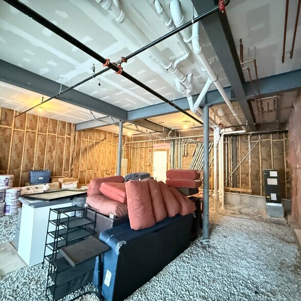More Photos Of 3708 Grand Blvd, Brookfield Apartments For Lease