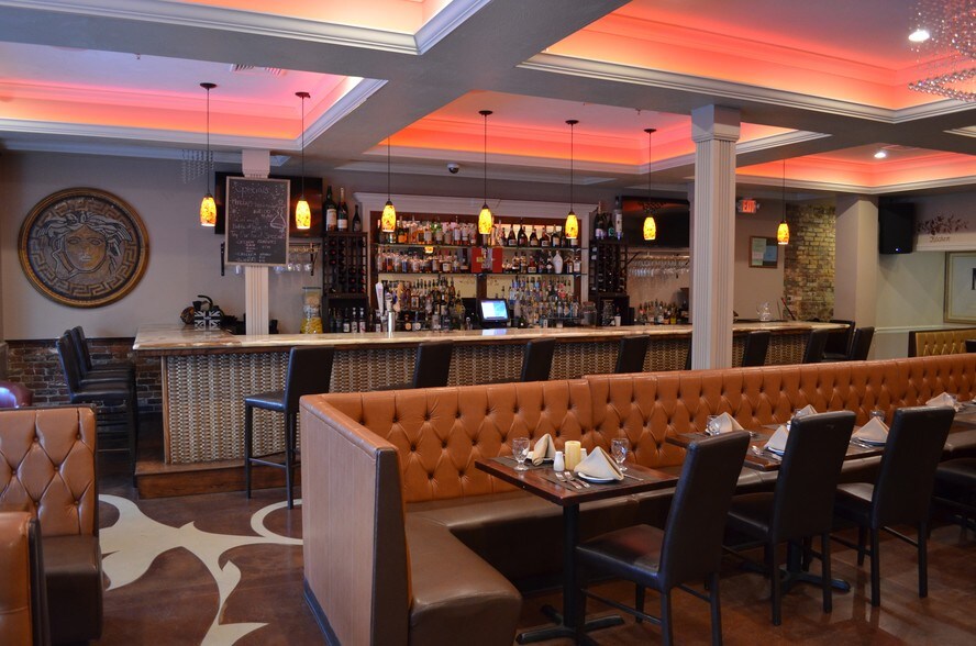 More Photos Of 146 Acorn St, Providence Freestanding For Sale