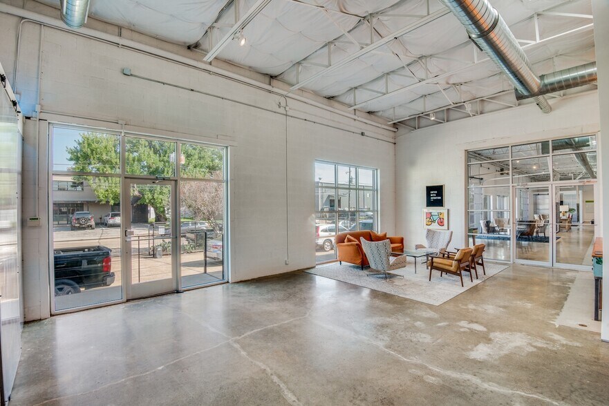 More Photos Of 4827-4841 Memphis St, Dallas Office For Lease