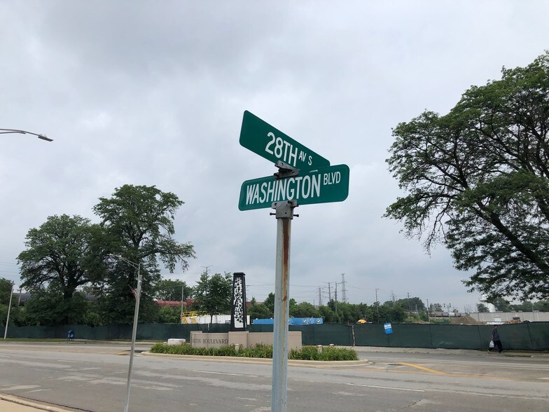 More Photos Of 2740 W Washington Blvd, Bellwood Manufacturing For Lease