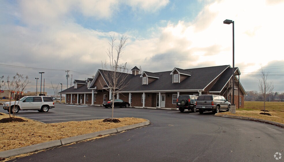 More Photos Of 847 Turner St, Maryville Office For Lease