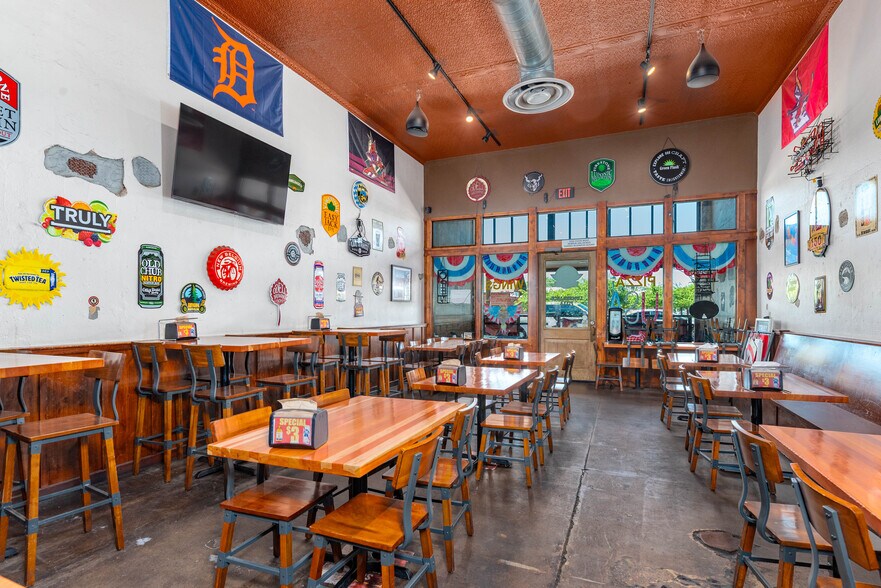 More Photos Of 104 E Route 66, Flagstaff Restaurant For Sale