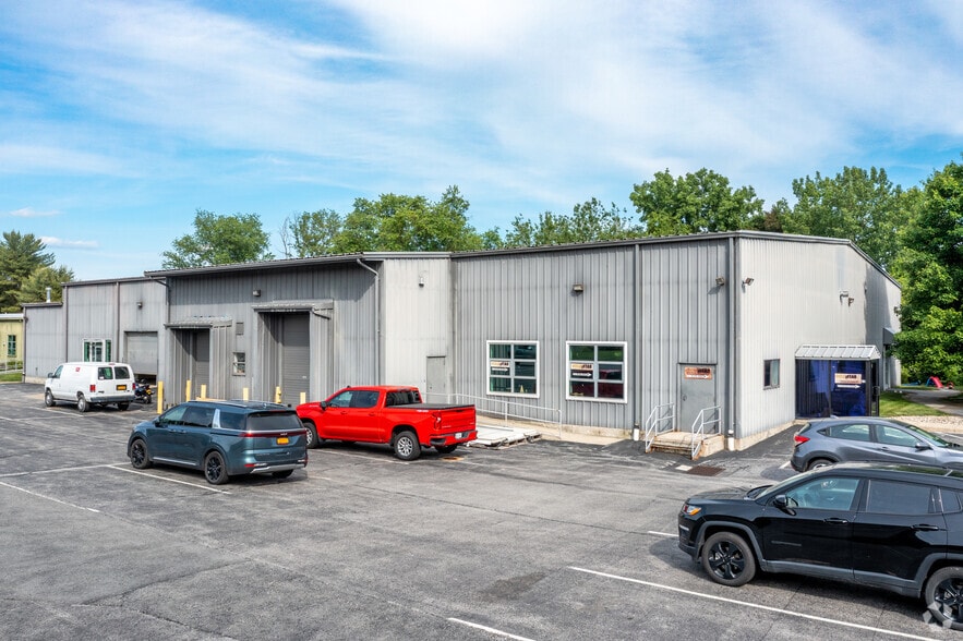 More Photos Of 199 West Rd, Pleasant Valley Warehouse For Lease