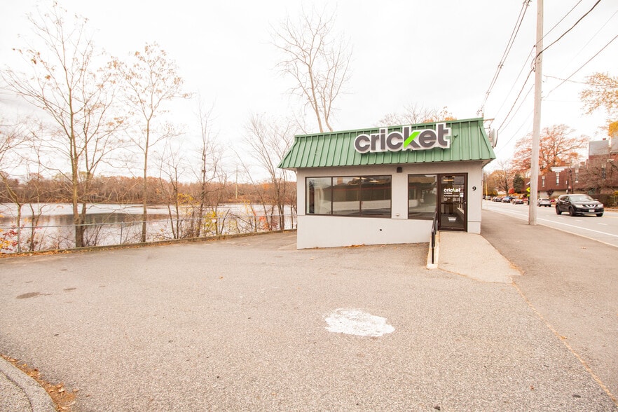 More Photos Of 9 Stafford St, Worcester Freestanding For Sale