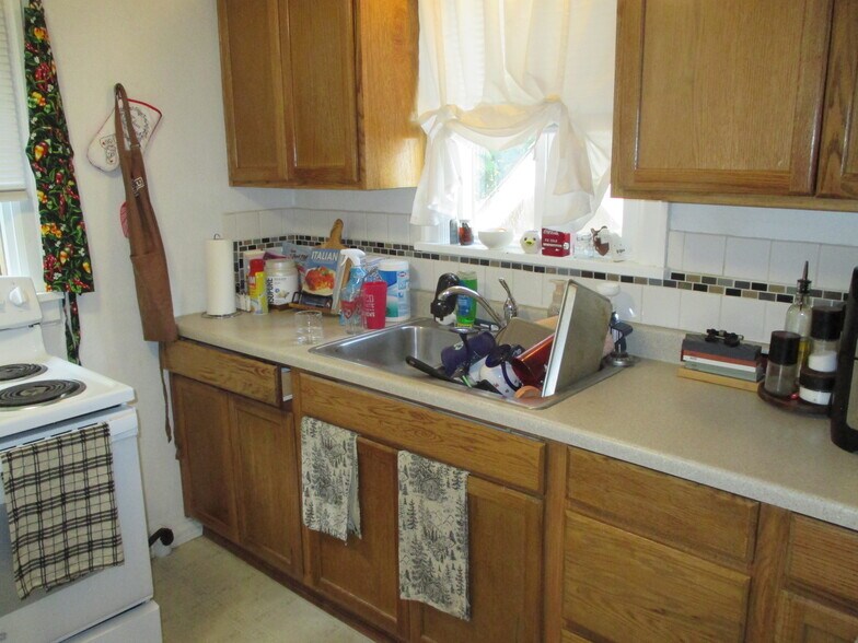 More Photos Of 905 NE Lake St, Pullman Multifamily For Sale