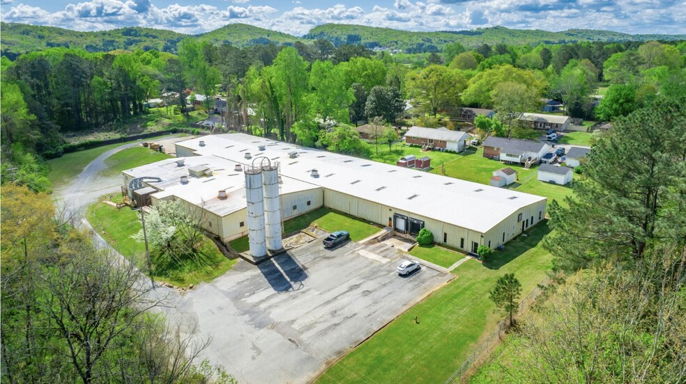 More Photos Of 1129 S Chattanooga St, LaFayette Warehouse For Sale