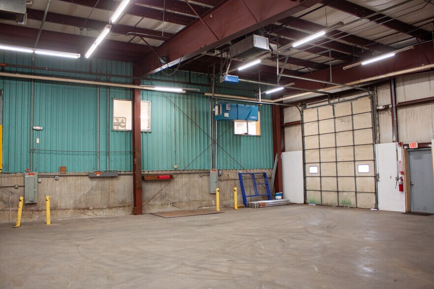 More Photos Of 10 Bartlett St, Allenstown Light Manufacturing For Lease