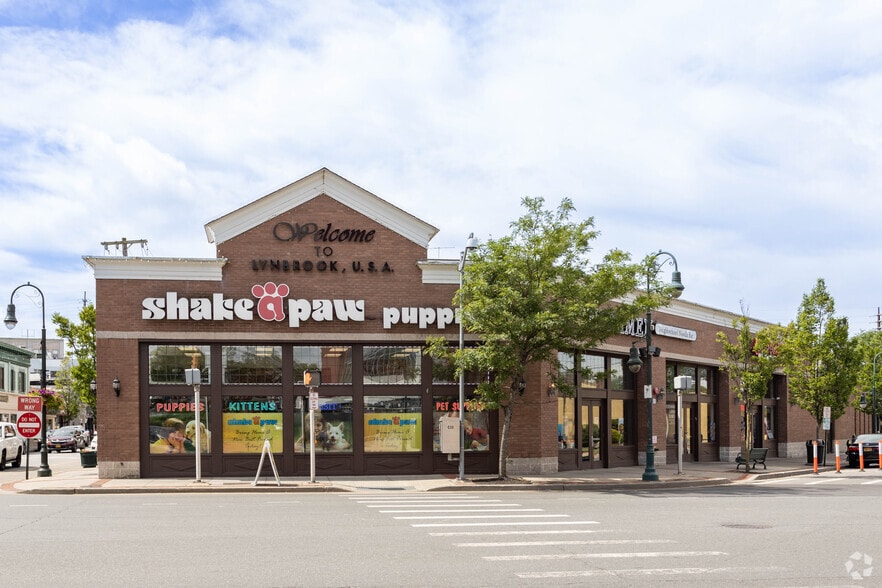 Primary Photo Of 1 Atlantic Ave, Lynbrook General Retail For Lease