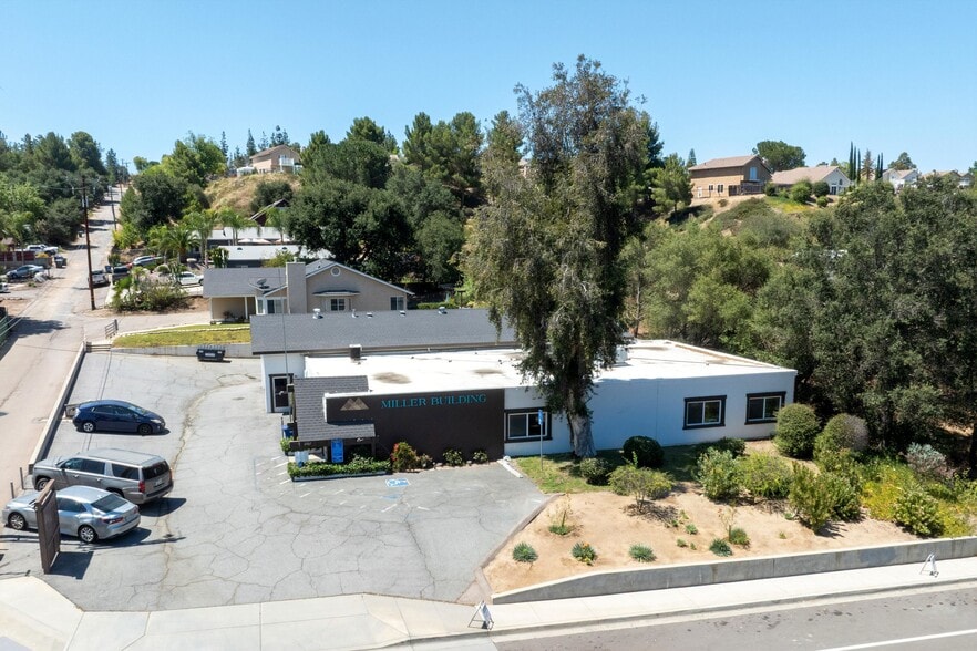 More Photos Of 2707 Alpine Blvd, Alpine Office Residential For Lease