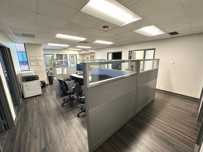 More Photos Of 45 W 10000 S, Sandy Office For Lease