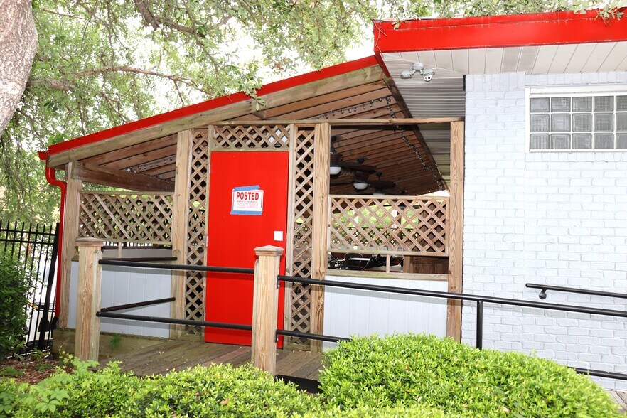 More Photos Of 8232 Market St, Wilmington Freestanding For Sale