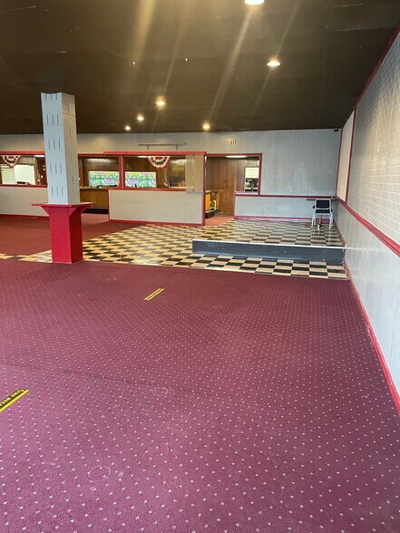 More Photos Of 1137 Sweitzer St, Greenville Bowling Alley For Sale