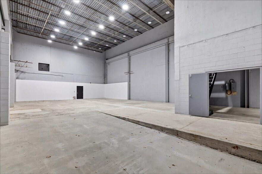 More Photos Of 470 Belleville Tpke, North Arlington Warehouse For Lease