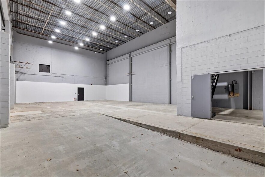 More Photos Of 470 Belleville Tpke, North Arlington Warehouse For Sale