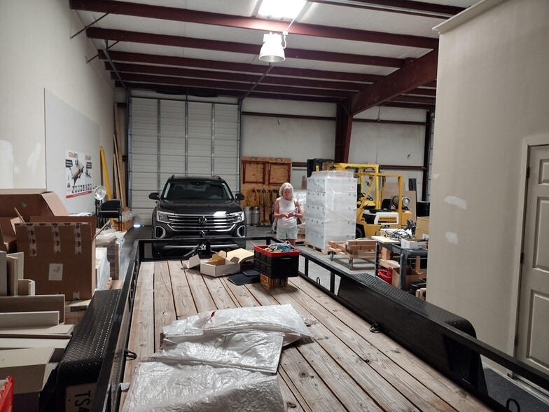 More Photos Of 5207 Belle Wood Ct, Buford Warehouse For Lease