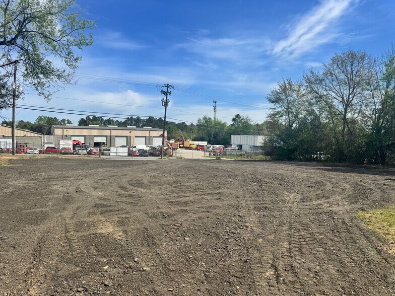 More Photos Of 1178 Hightower Rd, Macon-Bibb Warehouse For Sale