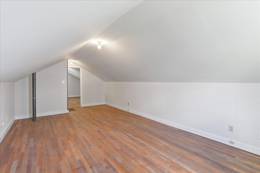 More Photos Of 2109 Valley Ave, Winchester Medical For Sale