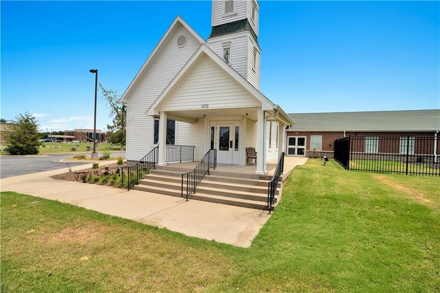 Primary Photo Of 203 S Promenade Blvd, Rogers Religious Facility For Sale