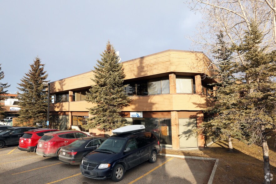 More Photos Of 3015 12th St NE, Calgary Office For Lease