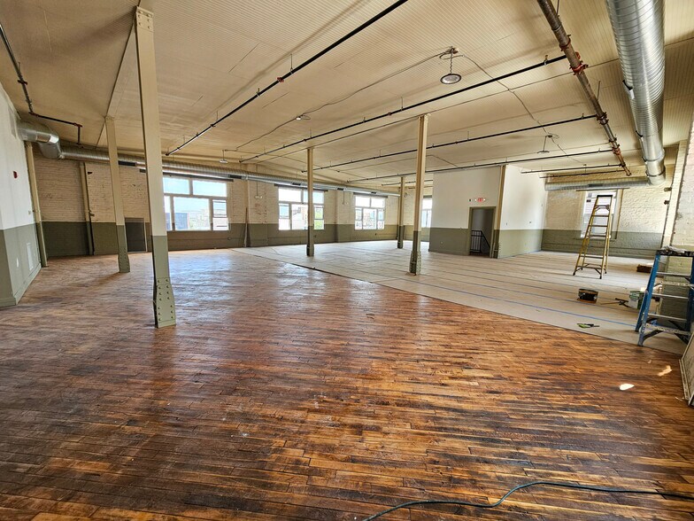 More Photos Of 1930 E Huntingdon St, Philadelphia Warehouse For Lease