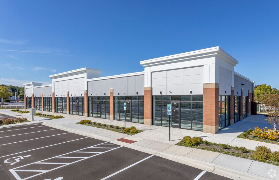 More Photos Of 910 Cromwell Park Dr, Glen Burnie Unknown For Lease