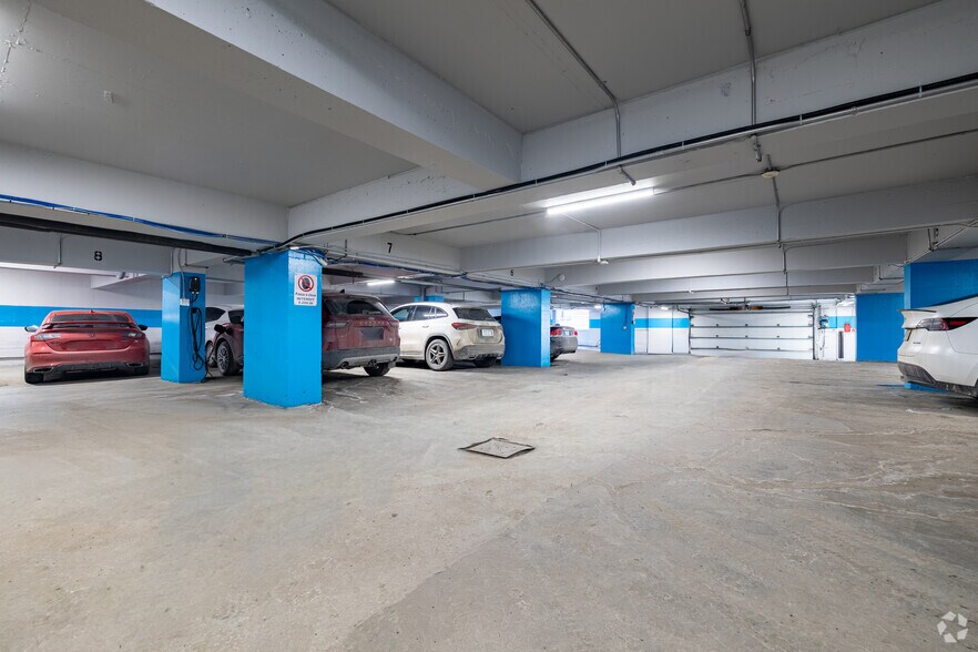 More Photos Of 1400 Av Des Pins O, Montréal Apartments For Sale